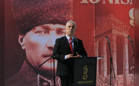 BERGAMA’DA ATATÜRK’ÜN ZİYARETİNİN 92. YILI TÖRENLERLE COŞKUYLA ANILDI