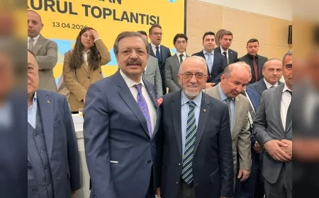 ELAZIĞ TİCARET BORSASI BAŞKANI MEHMET ALİ DUMANDAĞ GTİ GENEL KURULUNDA TOBB BAŞKANI RİFAT HİSARCIKLIOĞLU İLE BİR ARAYA GELDİ