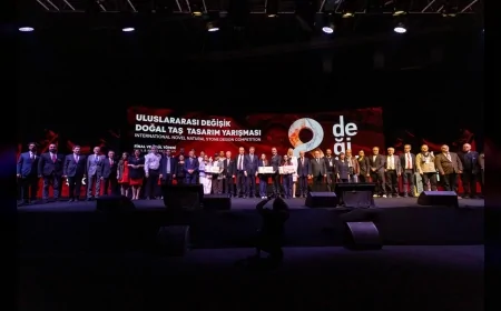 İzmir Büyükşehir Belediye Başkanı Dr. Cemil Tugay: “Gençlerin tasarımı doğaltaşta katma değeri artırıyor”