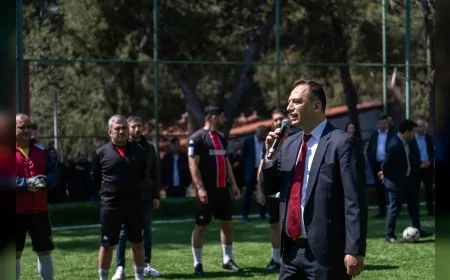 BORNOVA BELEDİYE BAŞKANI ÖMER EŞKİ: “SAHADA KURULAN DOSTLUKLAR İŞ HAYATINA DA YANSIYACAK”