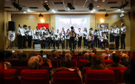 Buca Belediyesi ev sahipliğinde düzenlenen otizm farkındalık konseri yoğun katılımla gerçekleşti