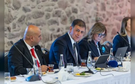 İzmir Büyükşehir Belediye Başkanı Dr. Cemil Tugay: “Turizm için herkes elini taşın altına koymalı”