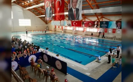 Düzce’de 23 Nisan Yüzme Şenliğinde 180 Sporcu Final Heyecanı Yaşadı