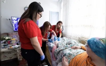 BALÇOVA BELEDİYESİ EVDE SAĞLIK VE HASTA NAKİL HİZMETİYLE YATAĞA BAĞIMLI VATANDAŞLARA DESTEK SAĞLIYOR