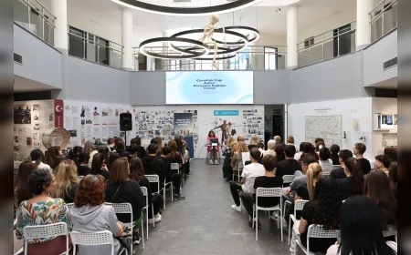 BURSA NİLÜFER’DE DÜZENLENEN SEMİNERDE ÇOCUKLUK AŞILARININ HAYATİ ÖNEMİ ANLATILDI