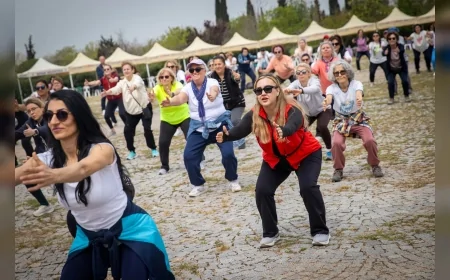 Konak Belediyesi'nden Dünya Sağlık Haftası'nda İnciraltı Kent Ormanı'nda ''Nefes Al Mutlu Kal Doğa Yürüyüşü'' İle 150 Kişilik Katılımla Sağlık Ve Spor Etkinliği