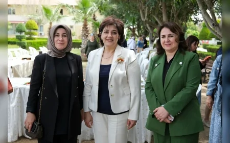 Adana’da Koruyucu Aile Farkındalık Toplantısına Süreyya Yavuz katıldı