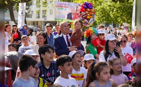 GAZİEMİR BELEDİYE BAŞKANI ÜNAL IŞIK: “23 NİSAN COŞKUSUNU BEŞ GÜN BOYUNCA TÜM İLÇEYE YAYACAĞIZ”