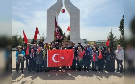Odunpazarı Belediyesi Şehitler Haftası’nda Kanlıpınar Şehitliği’ne anlamlı ziyaret gerçekleştirdi