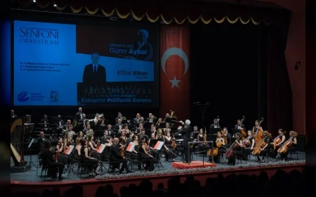 ESKİŞEHİR BÜYÜKŞEHİR SENFONİ ORKESTRASI’NDAN KAYIPLAR ANISINA DUYGU YÜKLÜ KONSER!