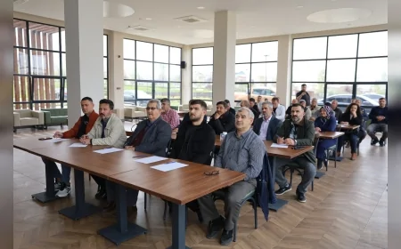 Bursa Büyükşehir Belediyesi çiftçilere budama ve çilek yetiştiriciliği eğitimi verdi