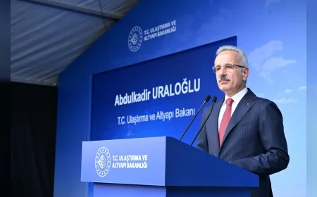 ULAŞTIRMA VE ALTYAPI BAKANI ABDULKADİR URALOĞLU: “ÜÇLÜ PİST OPERASYONLARIYLA YILDA 50 BİN TON KARBON SALIMI ÖNLENDİ”