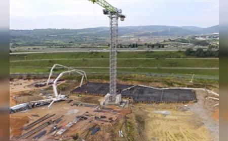 İzmir Büyükşehir Belediyesi Uzundere Kentsel Dönüşümünde 1902 Bağımsız Bölümün 2027’ye Kadar Tamamlanacağını Açıkladı