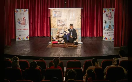 Bornova’da sahnelenen çocuk tiyatroları minik izleyicilerden yoğun ilgi gördü