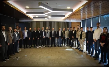 ESKİŞEHİR BÜYÜKŞEHİR BELEDİYESİ EV SAHİPLİĞİNDE TURSİD ELEKTRİK ELEKTRONİK TESİSLER KOMİSYONU TOPLANTISI YAPILDI