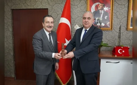 TEPEBAŞI BELEDİYE BAŞKANI AHMET ATAÇ’TAN İL MÜDÜRÜ HÜSEYİN ÖZGÜR YALÇIN’A HAYIRLI OLSUN ZİYARETİ