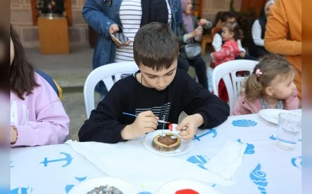 MANİSA ŞEHZADELER’DE DÜZENLENEN RENGARENK ETKİNLİKTE ÇOCUKLAR SANATLA BULUŞTU