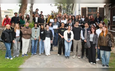 Ege Üniversitesi’nde “Hayatın İçinden” Fotoğraf Sergisi Dünya Sanat Günü’nde Ziyarete Açıldı