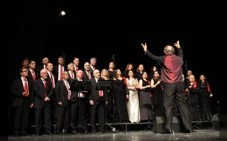 Bursa Nilüfer'de Türk Halk Müziği Korosu ''Bahar Konseri'' İle Anadolu Ezgilerini Sahneye Taşıdı