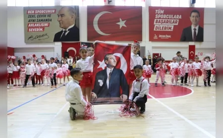 Bayraklı Belediye Başkanı İrfan Önal: “23 Nisan’ı çocuklarımızla karşılıyoruz”