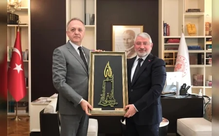 Çorum Belediye Başkanı Doktor Halil İbrahim Aşkın Belediye Başkan Yardımcısı Zübeyir tuncek kültür Bakan Yardımcısı sultangazi'yi ziyaret etti Kültür ve Turizm Bakan Yardımcısı hemşehrimiz Sn. Gökhan Yazgı'yı ziyaret ettik.  Şehrimizde devam eden ve