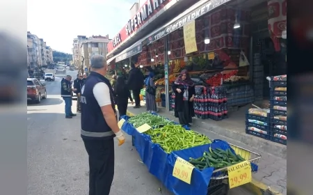 Maltepe’de Fındıklı Mahallesi’nde Yaya Geçişini Engelleyen İşgaller Kaldırıldı