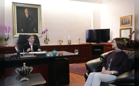 ESKİŞEHİR BÜYÜKŞEHİR BELEDİYE BAŞKANI AYŞE ÜNLÜCE: “23 NİSAN’IN HEYECANINI ÇOCUKLARIMIZLA PAYLAŞIYORUZ”