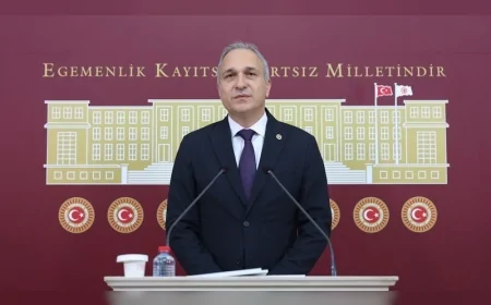 CHP Milli Eğitimden Sorumlu Genel Başkan Yardımcısı Suat Özçağdaş: “Okullarda paratoner eksikliği can güvenliğini tehdit ediyor”