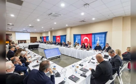 İzmir Büyükşehir Belediye Başkanı Dr. Cemil Tugay: “İzmir’in kendi yol haritasını ortak akılla belirlemesini istiyoruz”