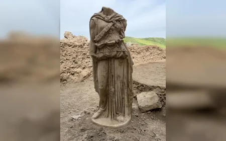 Kültür ve Turizm Bakanı Mehmet Nuri Ersoy: “Laodikeia’da 2 metrelik Athena heykelini gün yüzüne çıkardık”