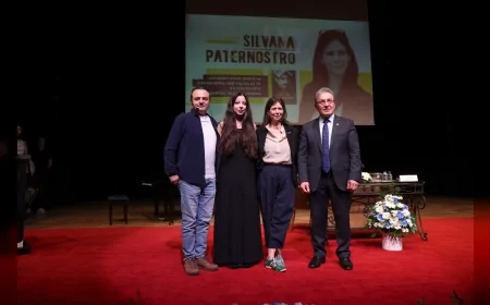 Dokuz Eylül Üniversitesi DEÜ Talks Etkinliğinde Silvana Paternostro Öğrencilerle Buluştu