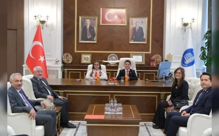 Çorum Belediye Başkanı Dr. Halil İbrahim Aşgın 23 Nisan’da koltuğunu çocuklara devretti