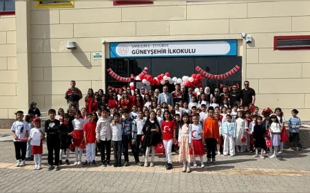 Güneyşehir İlköğretim Okulu Müdürü Lütfi Deveci: “23 Nisan’da makamı Fatma Şanlı’ya devrettik”