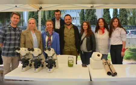 Ege Üniversitesi’nde düzenlenen Bilim ve Çocuk Şenliği öğrencileri bilimle buluşturdu