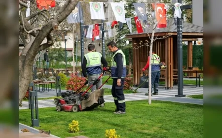 Etimesgut Belediyesi yaz öncesi park ve yeşil alanlarda bakım çalışmalarını hızlandırdı