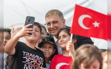İZMİR BÜYÜKŞEHİR BELEDİYE BAŞKANI DR. CEMİL TUGAY: “EN BÜYÜK GÜCÜMÜZ YETİŞTİRDİĞİMİZ NESİLLERDİR”