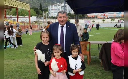 Bayındır Belediye Başkanı Davut Sakarsu: “Uçurtma Şenliği ile çocuklarımızın bayram sevincini gökyüzüne taşıdık”