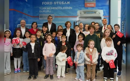 ESKİŞEHİR BÜYÜKŞEHİR BELEDİYESİ VE FORD OTOSAN İŞ BİRLİĞİYLE ÇOCUKLARA BİLİM HEDİYESİ VERİLDİ