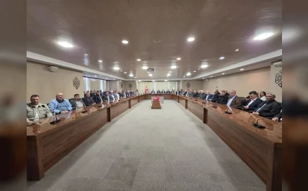 AK Parti Balıkesir İl Başkanı Mehmet Aydemir Karesi’de Muhtarlarla İstişare Toplantısı Yaptı