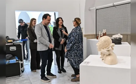 İzmir Büyükşehir Belediyesi Genel Sekreter Yardımcısı Prof. Dr. Pınar Okyay: “Seramiğin çok güçlü bir sesi ve anlatacak sözü olduğunu burada bir kez daha gördüm.”