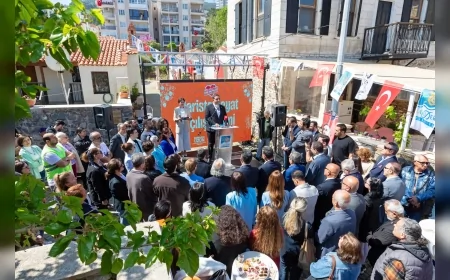 Narlıdere Belediye Başkanı Erman Uzun Tarihi Yukarıköy’de Narista Hayat’ın açılışını gerçekleştirdi ve yeni yatırım müjdelerini açıkladı