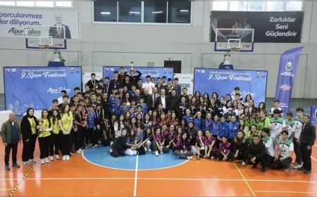 İnegöl’de Okullar Arası Spor Festivalinde Puanlı Atletizm Yarışları Tamamlandı Kupalar Sahiplerini Buldu!
