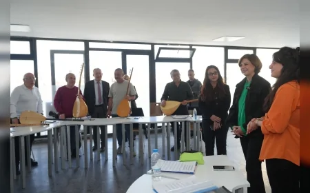 ESKİŞEHİR BÜYÜKŞEHİR BELEDİYE BAŞKANI AYŞE ÜNLÜCE EMEK KAFE ZİYARETİNDE VATANDAŞLARLA BULUŞTU!