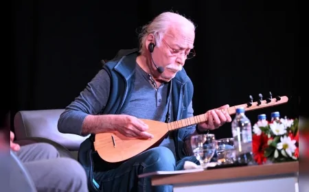 Manisa Büyükşehir Belediyesi etkinliğinde Cahit Berkay Manisalılarla buluştu