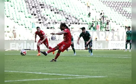 Sakarya’da Farklı Galibiyet Arca Çorum FK 4 Golle Dördüncülüğü Garantiledi