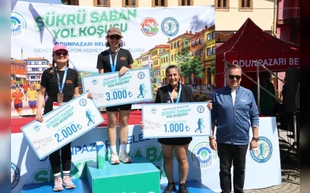 Odunpazarı Belediye Başkanı Kazım Kurt: “Şükrü Saban Yol Koşusu’nda önemli olan katılmak” dedi yüzlerce sporcu parkurda buluştu