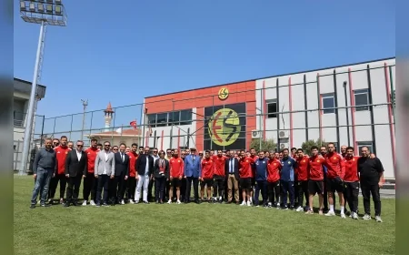 ESKİŞEHİR BELEDİYE BAŞKANLARINDAN ESKİŞEHİRSPOR’A DESTEK ZİYARETİ ÖNCESİ BİRLİK VE GÜVEN MESAJI