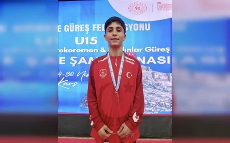 Yunusemre Belediyesporlu Güreşçi Beytullah Kalay Kars’ta Türkiye Üçüncüsü Oldu