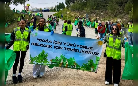 Bornova’da çevre temizliği etkinliğiyle doğa için ortak hareket mesajı verildi