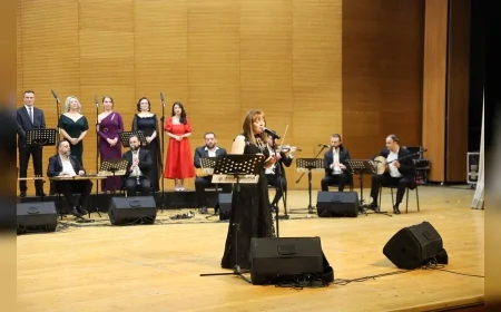 Bursa Büyükşehir Belediyesi konserinde şarkı ve türkülerle müzik dolu gece yaşandı